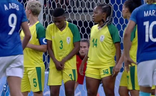 Rio'da, kadın futbol maçında sosyal medyayı yıkan hareket