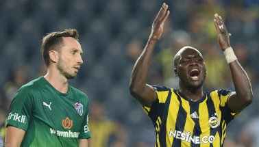 Fenerbahçe 0-1 Bursaspor. 1,5 yıllık seri bozuldu