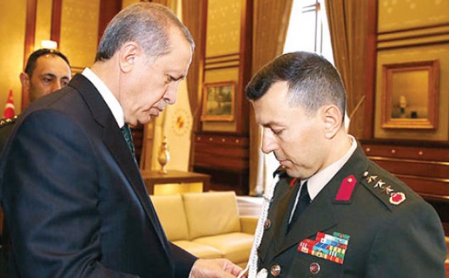 Erdoğan, hain yaverine ‘çakı’ uzatıp böyle test etmiş