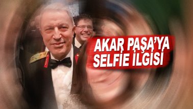 Genelkurmay Başkanı Akar'dan 29 Ekim Selfisi