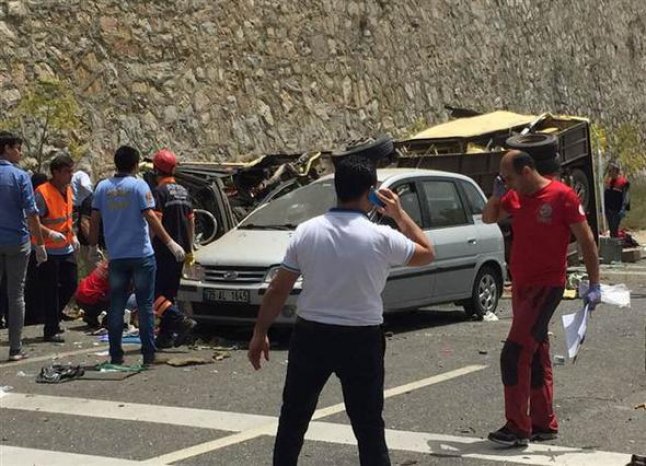 Marmaris'te turistleri taşıyan tur otobüsü devrildi: 17 ölü 13 yaralı
