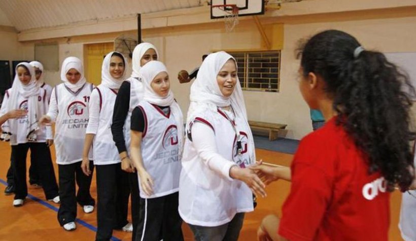 Arabistan'da kadınlara spor izni çıktı. Aşırı dinciler ayağa kalktı