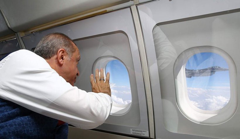 Erdoğan F-16'lar eşliğinde İstanbul'a geldi