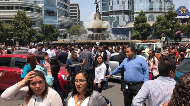 Meksika'da 7,1 büyüklüğünde deprem: İlk bilgiler 47 ölü