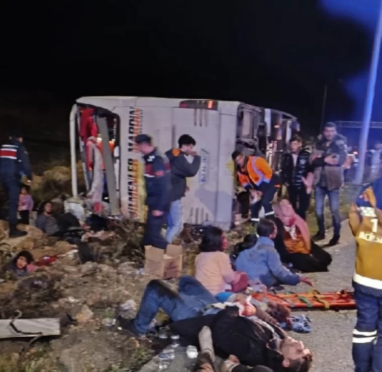 Mersin'de yolcu otobüsü devrildi: 9 ölü, 30 yaralı