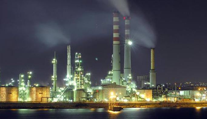 Petkim Türkiye'nin en büyük Petkim Petrokimya Holding A.Ş., İzmir'de yerleşik olan bir üretim tesisleri bütünüdür.
