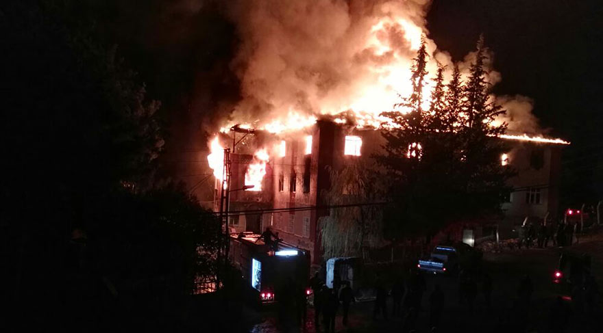 Adana'de feci yangın 11 öğrenci ve 1 güvenlik görevlisi öldü