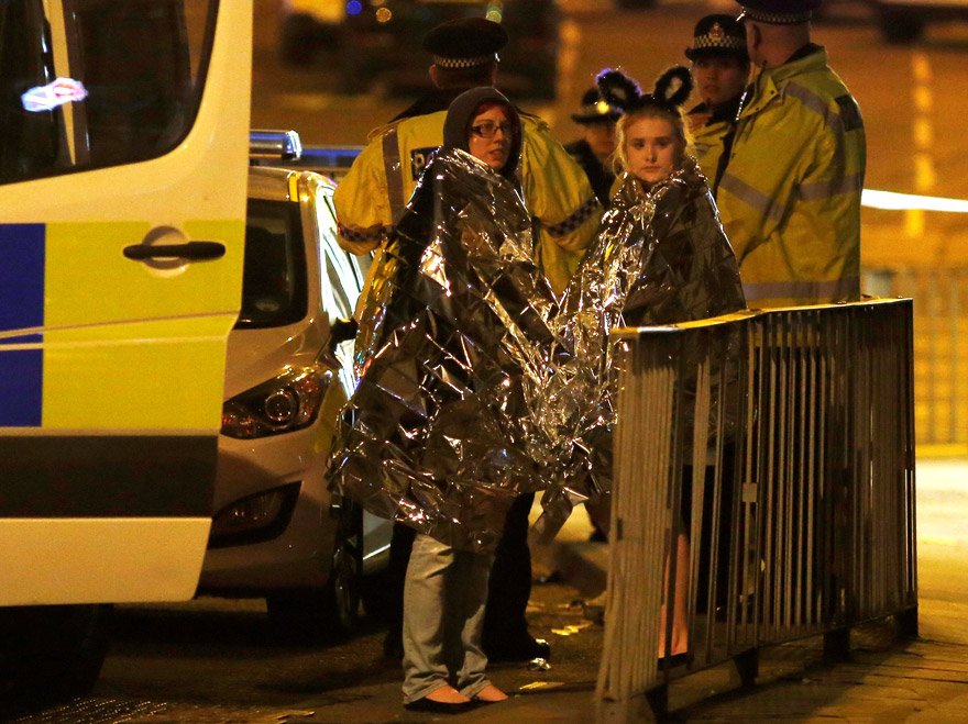 İngiltere'de terör saldırısı 22 ölü, 59 yaralı