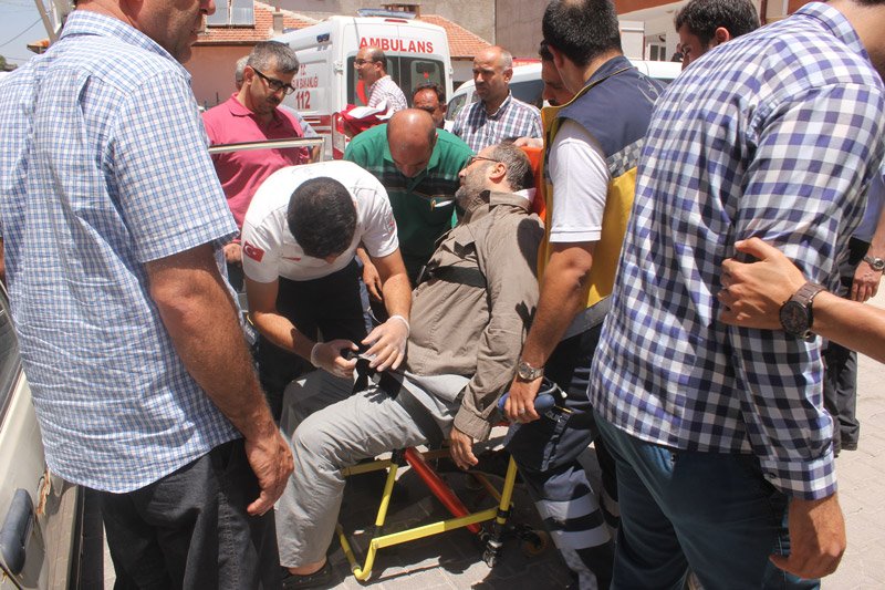 Şehit polisin amcası Sami Dündar hastaneye kaldırıldı.