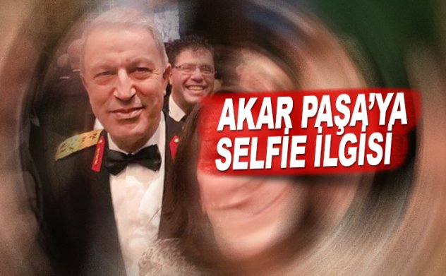 Genelkurmay Başkanı Akar'dan 29 Ekim Selfisi