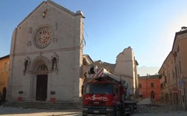 İtalya'da 6.6 şiddetinde büyük deprem