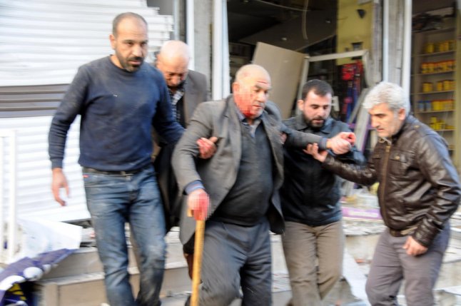 Son dakika: Diyarbakır'da bomba yüklü araçla hain saldırı