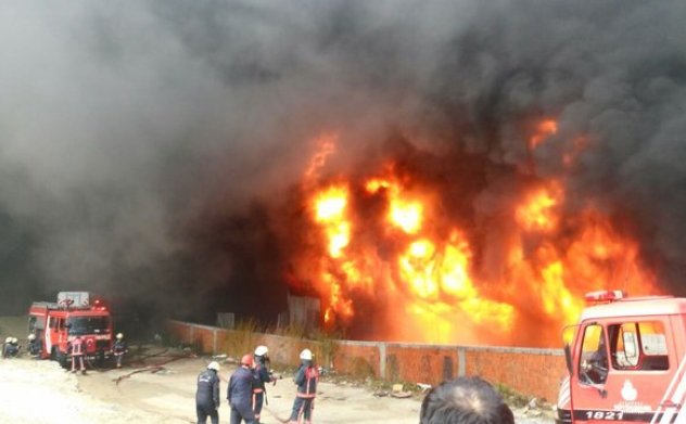 İstanbul Bayrampaşa'da büyük yangın, Okullar tatil