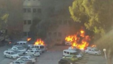 Adana Valiliği önünde patlama, İlk bilgiler: 2 ölü 16 yaralı