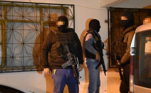 İzmir’de PKK'ya şafak baskını : 11 gözaltı
