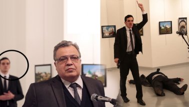 Rusya Büyükelçisi Andrey Karlov, Ankara'da silahlı saldırıda öldürüldü