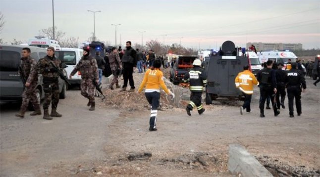 Diyarbakır Sur'da açlak saldırı: 4 polis şehit 2 yaralı