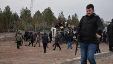 Diyarbakır Sur'da alçak saldırı: 4 polis şehit 2 yaralı