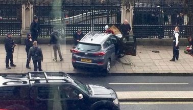 Londro'da terör saldırısı: 4 ölü 20 yaralı