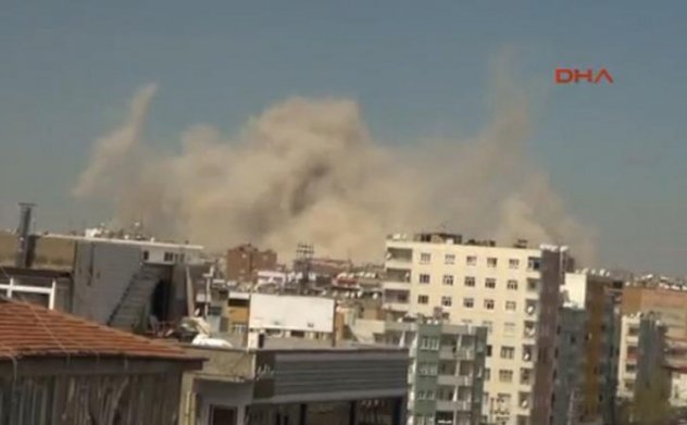 Son Dakika: Diyarbakır'da çok şiddetli patlama