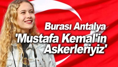 Antalya'da 19 Mayıs'da liseliler 'İzmir Marşı'nı söyledi