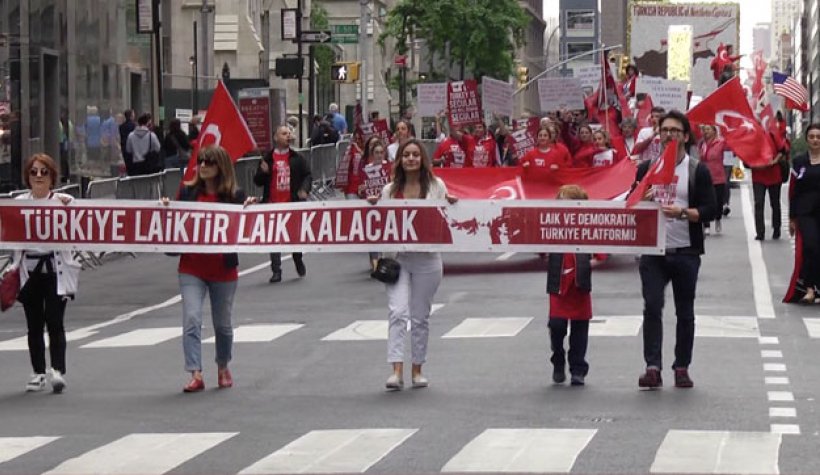 New York'ta coşkulu Türk Günü Yürüyüşü