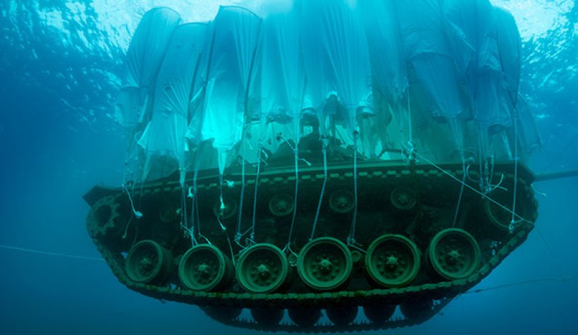 Antalya'da tank denize batırıldı