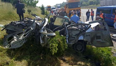 TEM'de feci kaza: 4 ölü, 1 yaralı