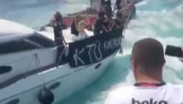 Beşiktaş'ın kutlamasındaki feci tekne kazası kamerada