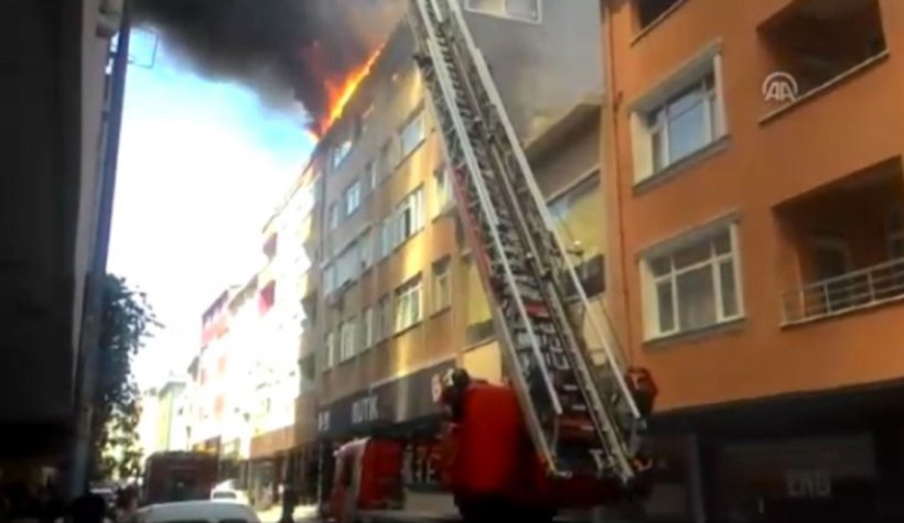 Ataşehir'de 7 katlı binada yangın