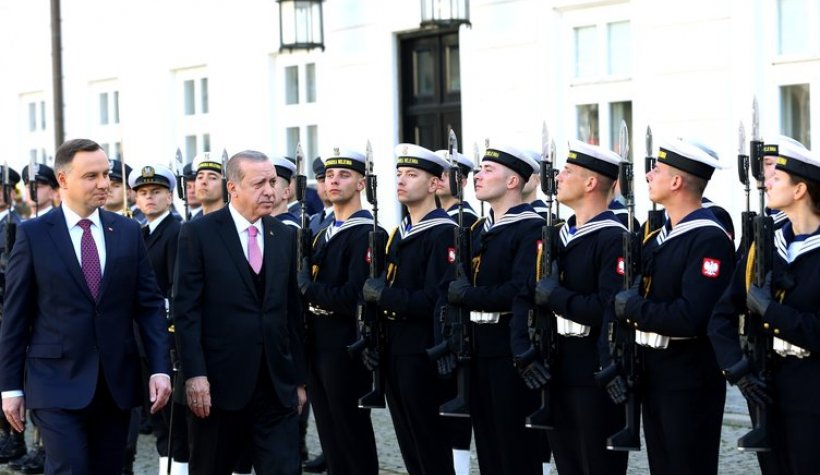 Erdoğan'ı 'Ey büt-i nev eda' ile karşılandı