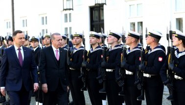 Erdoğan'ı 'Ey büt-i nev eda' ile karşılandı