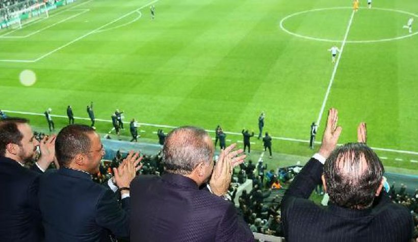 Cumhurbaşkanı Erdoğan Beşiktaş maçında gol sevinci yaşadı