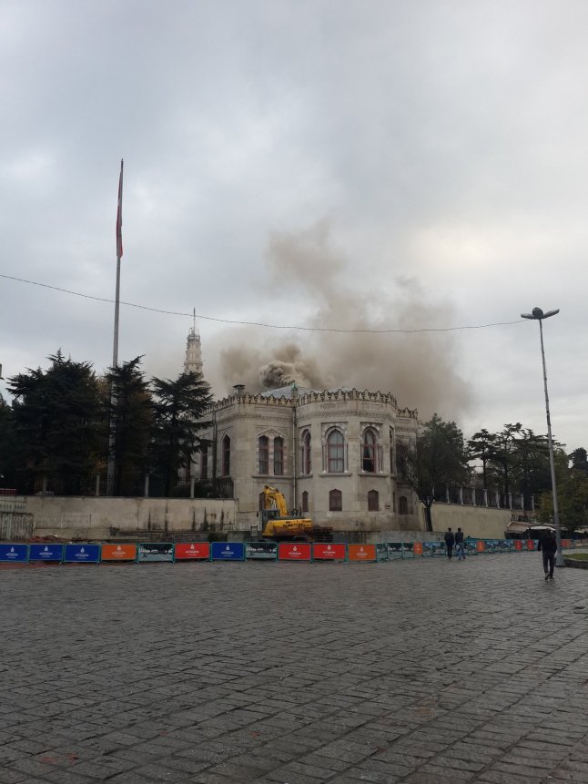 İstanbul Üniversitesin'de yangın!
