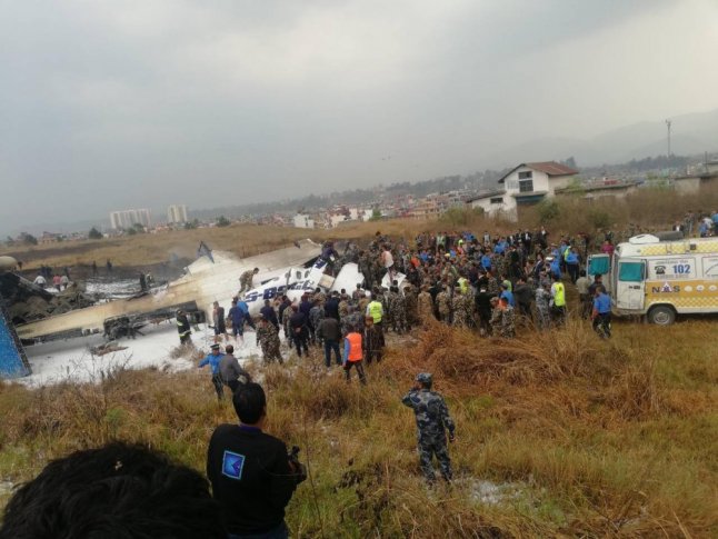 Son dakika: Nepal'de bir yolcu uçağı düştü