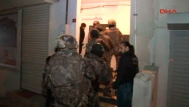 İstanbul Esenyurt'ta zehir tacirlerine şafak basını