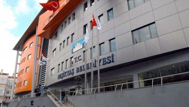 Beşiktaş Belediyesi’ne polis baskını: Binada evraklar inceleniyor