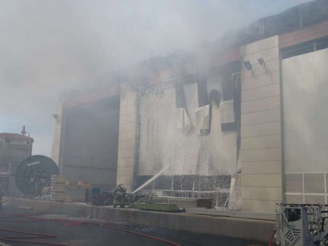 Son dakika: İstanbul'da bir trafoda patlama ve yangın! 1 Kişi öldü