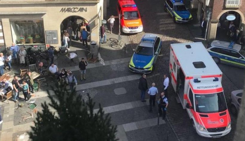Almanya'da bir araç kalabalığa daldı: İlk bilgiler 3 ölü 30 yaralı