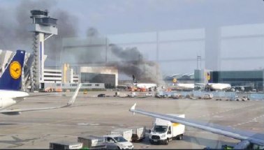 Frankfurt Havalimanı'nda Bir Uçakta Yangın Çıktı