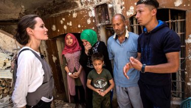 Angelina Jolie, Mülteci Kampını Ziyaret Etti