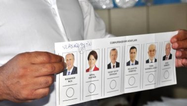 Manavgat'ta Vladimir Putin'e Oy Çıktı
