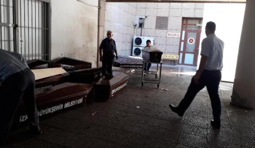 İzmir'de vahşet: Anne ve babasını katletti