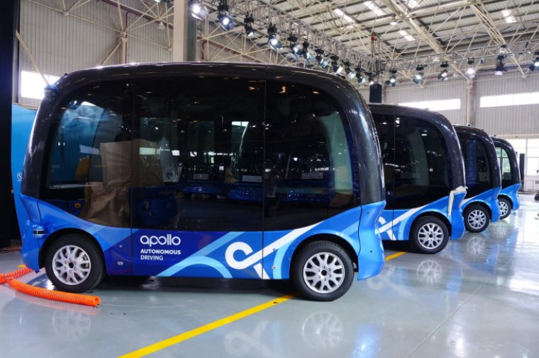 Çin Sürücüsüz Otobüs Apolong'un Seri Üretimine Başladı