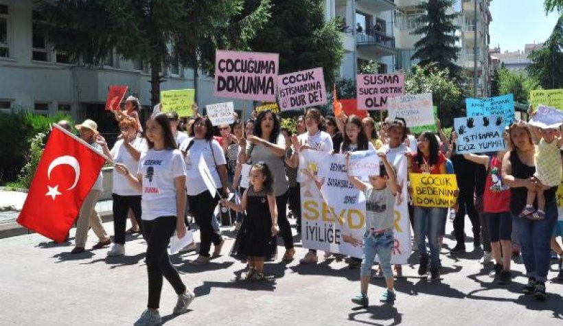 Eskişehir'de Çocuk İstismarına Tepki Yürüyüşü