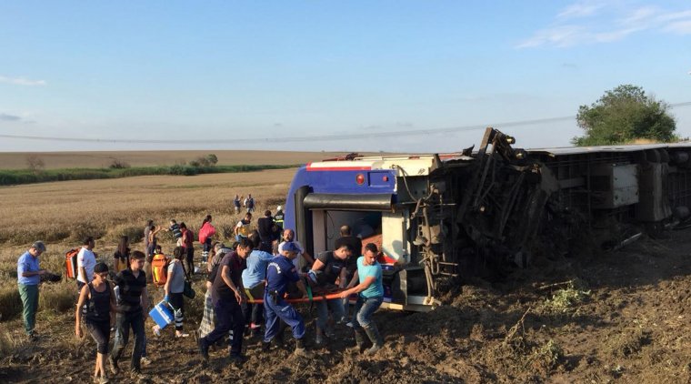 Son dakika: Tekirdağ'da yolcu treni devrildi: 10 ölü 73 yaralı