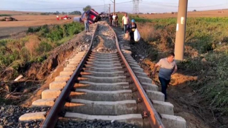 Tren kazasında kahreden bilanço: 24 ölü 318 yaralı