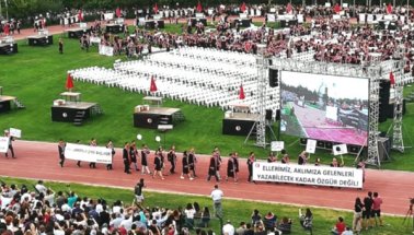 Pankart taşıyan ODTÜ'lü 4 öğrenci tutuklandı.