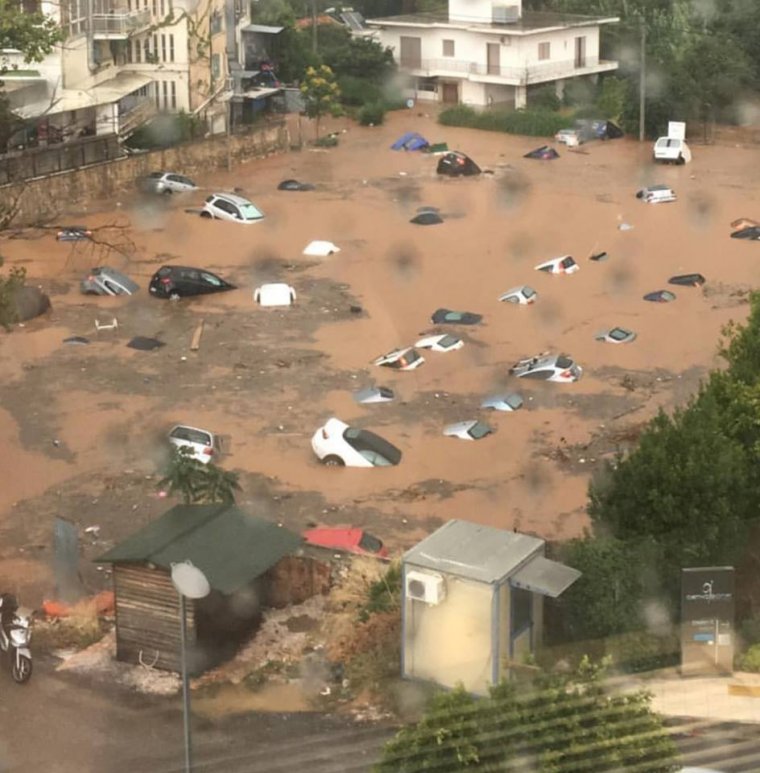 Son dakika: Yunanistan'da Şimdi de Sel Felaketi