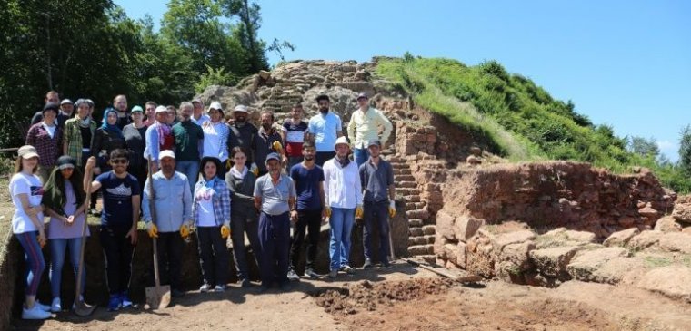 Bereket Tanrısı Dionysos'un da heykeli bulundu